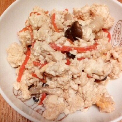 豆腐と卵しかなくて困ってましたが、とっても美味しい一品になりました！優しいお味でいいですね〜☆